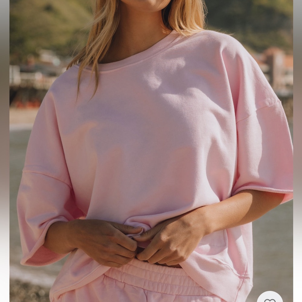 Daily Drills Crop Sleeve Crew